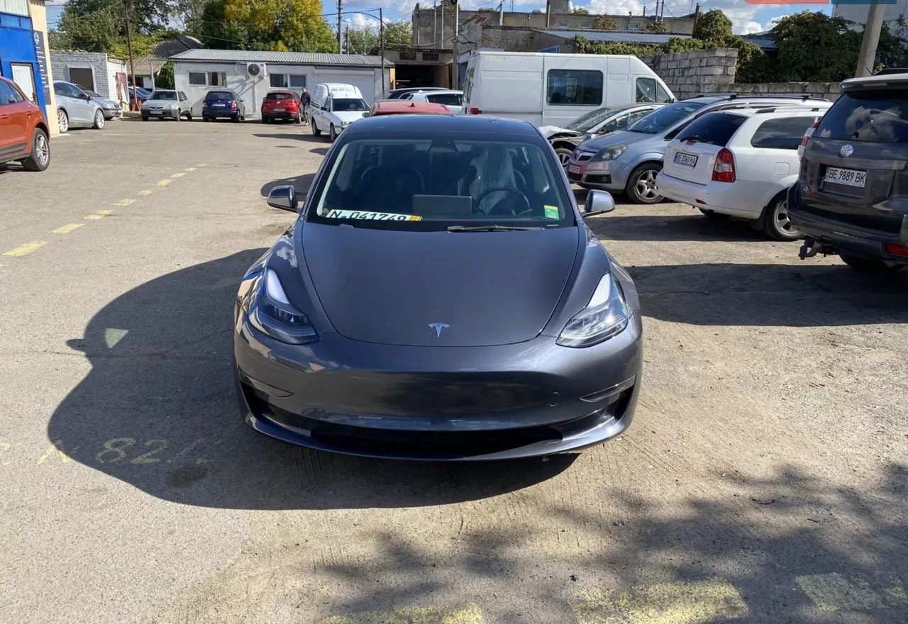 Tesla Model 3  2022201