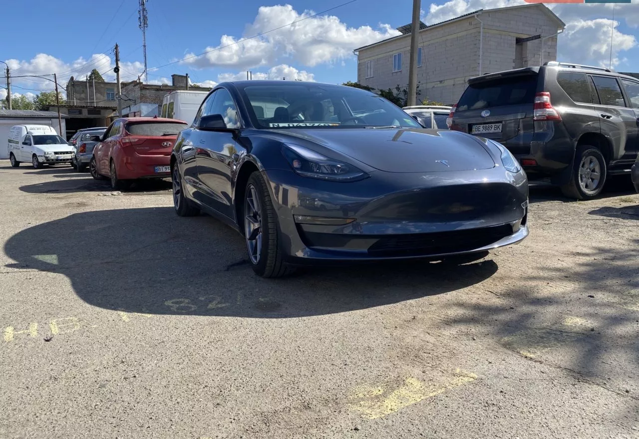 Tesla Model 3  2022221