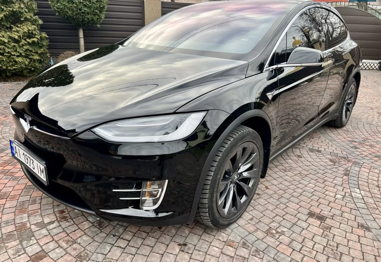 Tesla Model X 