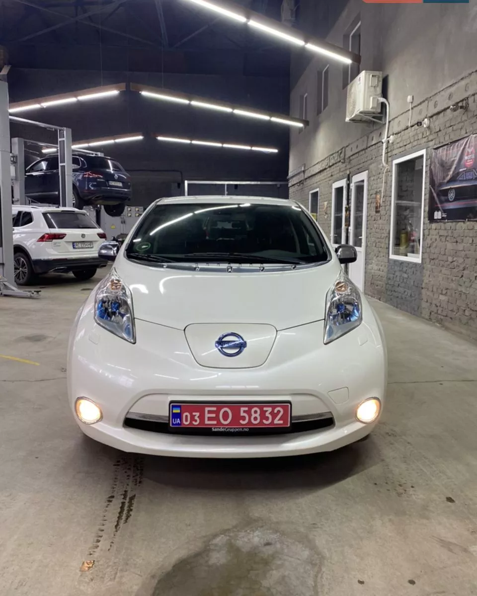 Nissan Leaf  24 kWh 201311