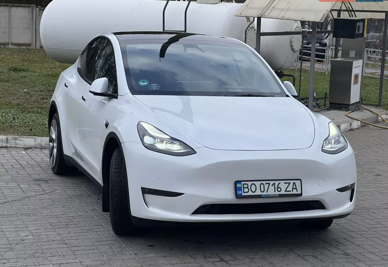 Tesla Model Y 