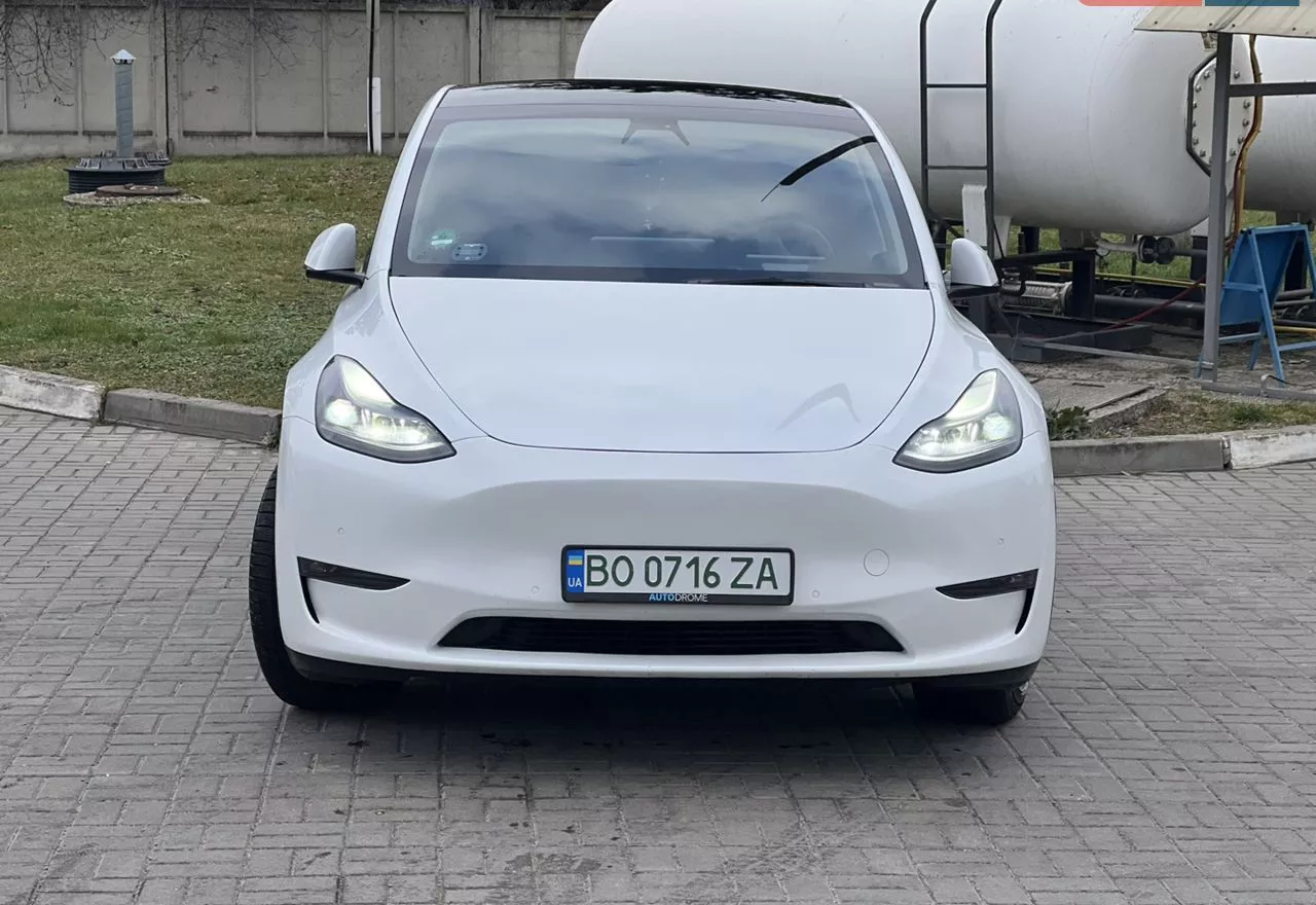 Tesla Model Y  82 kWh 202211