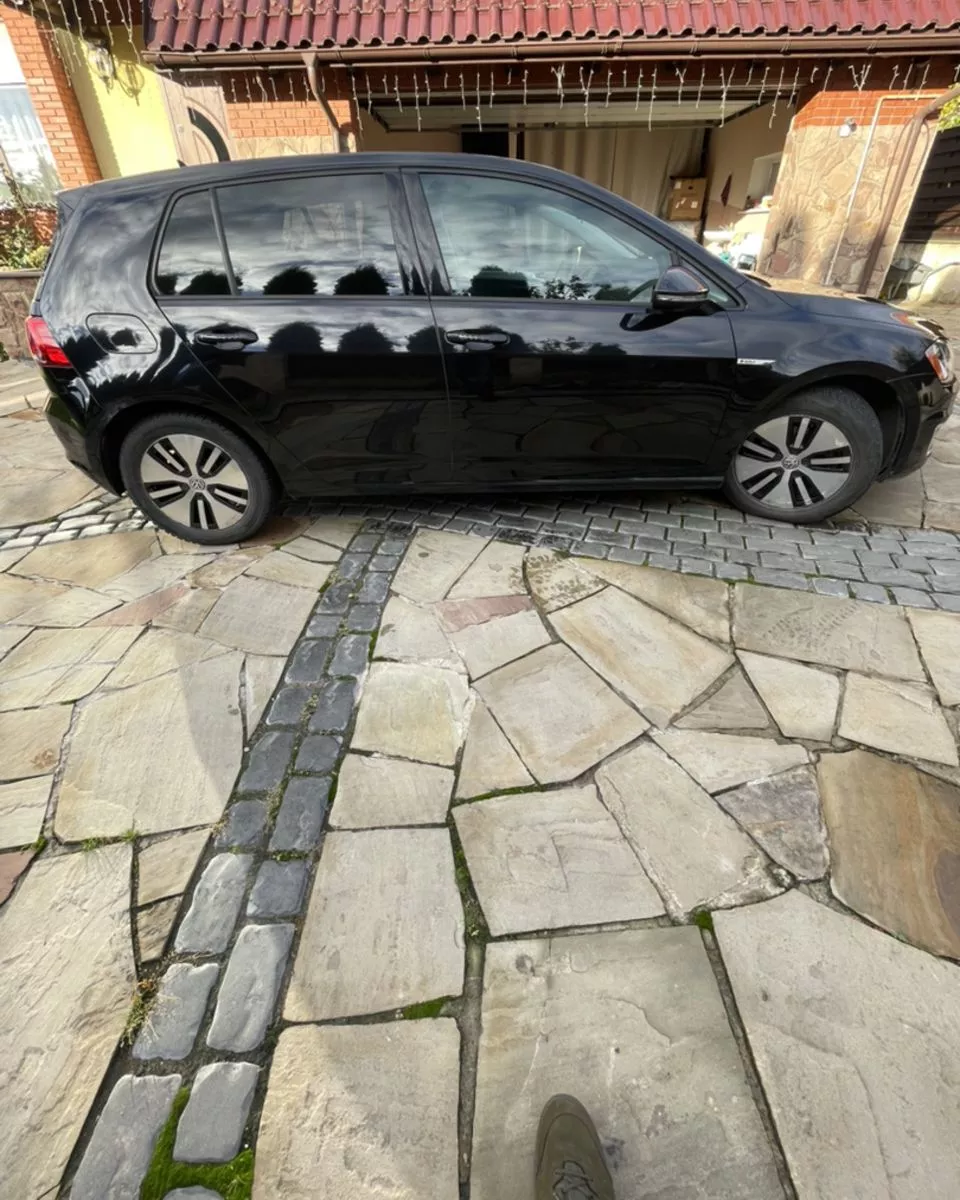 Volkswagen e-Golf  24 kWh 201561