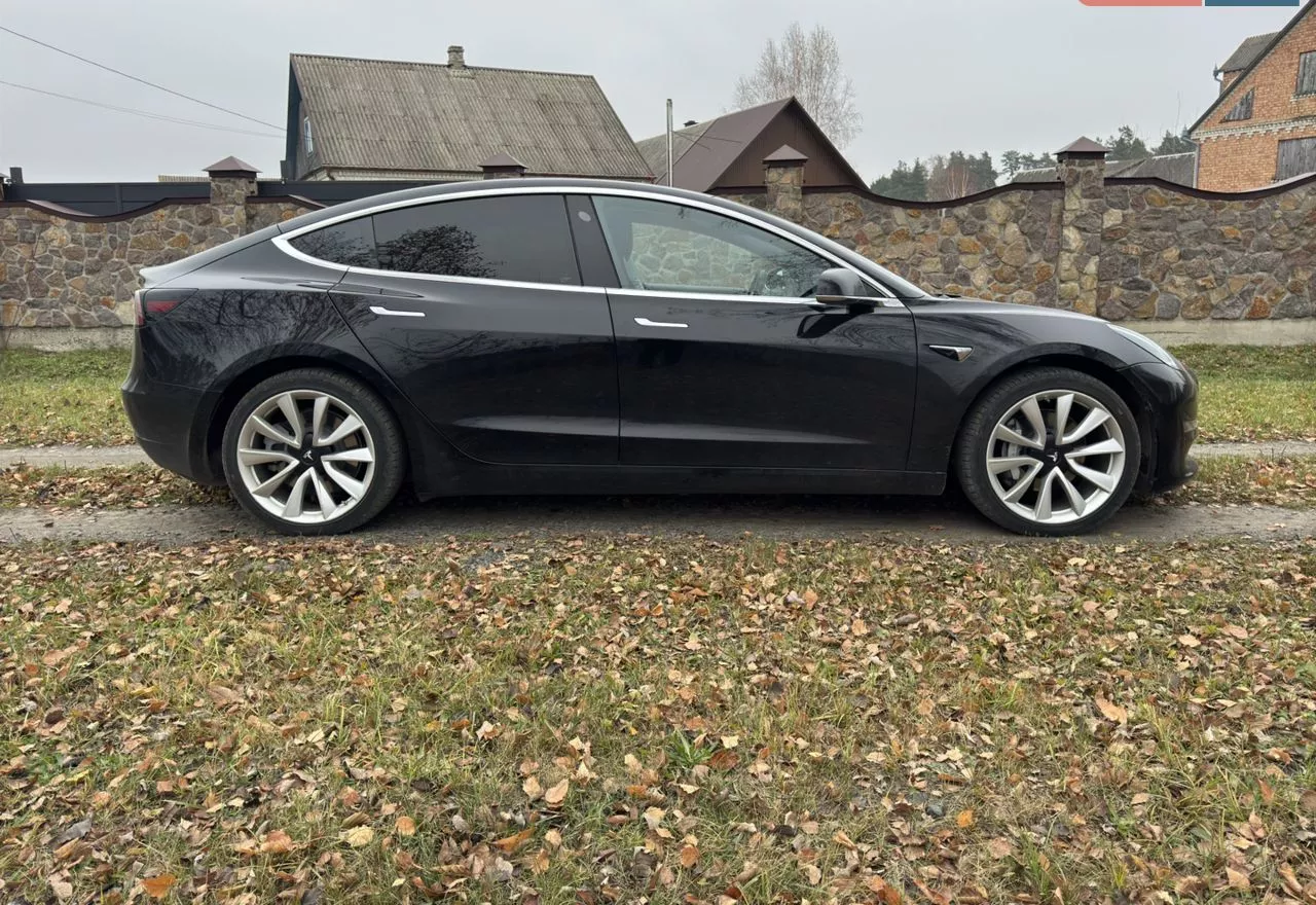 Tesla Model 3  75 kWh 2019101