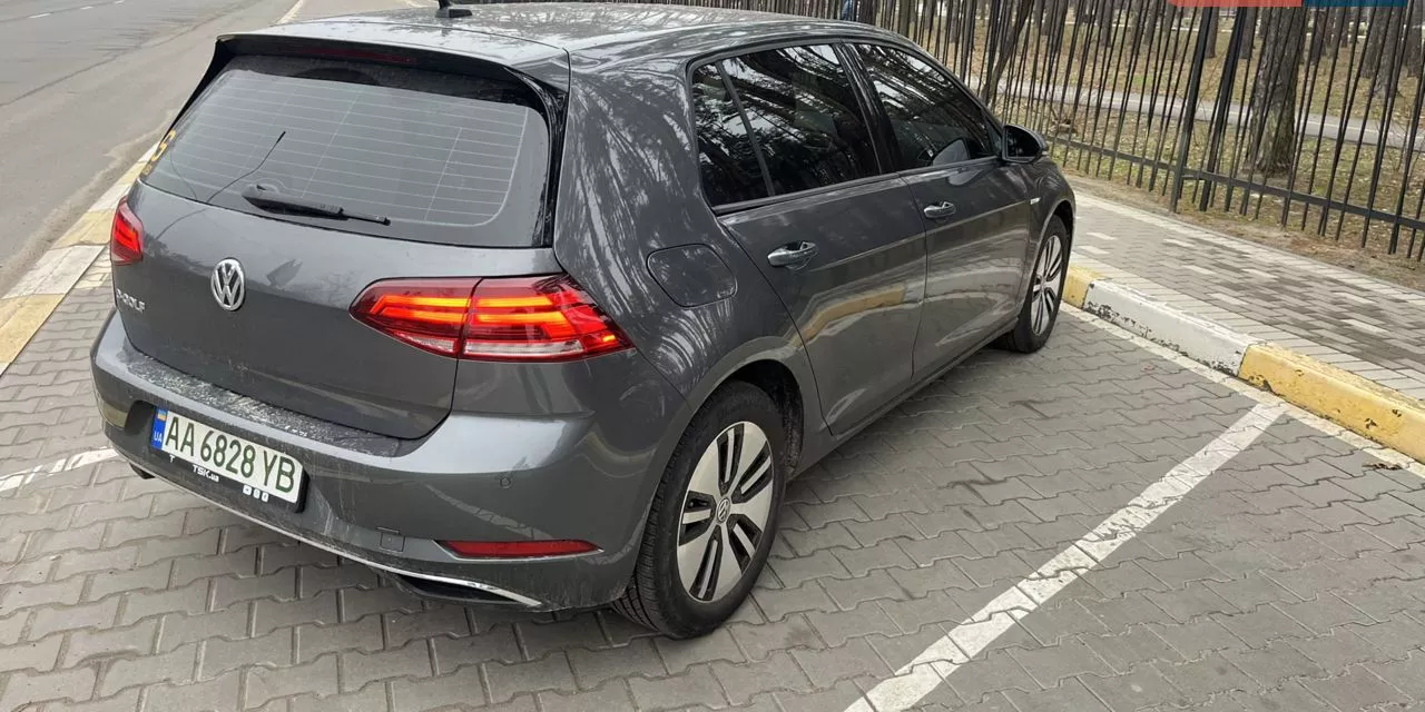 Volkswagen e-Golf  35.8 kWh 201741