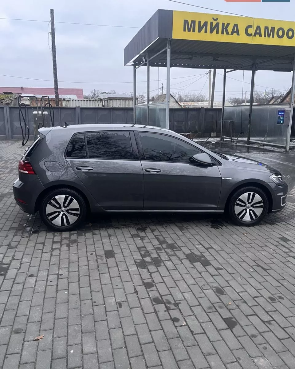 Volkswagen e-Golf  35.8 kWh 201761