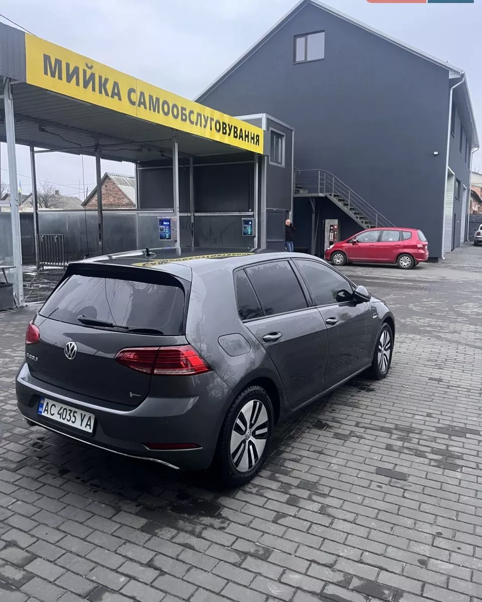 Volkswagen e-Golf  35.8 kWh 201771