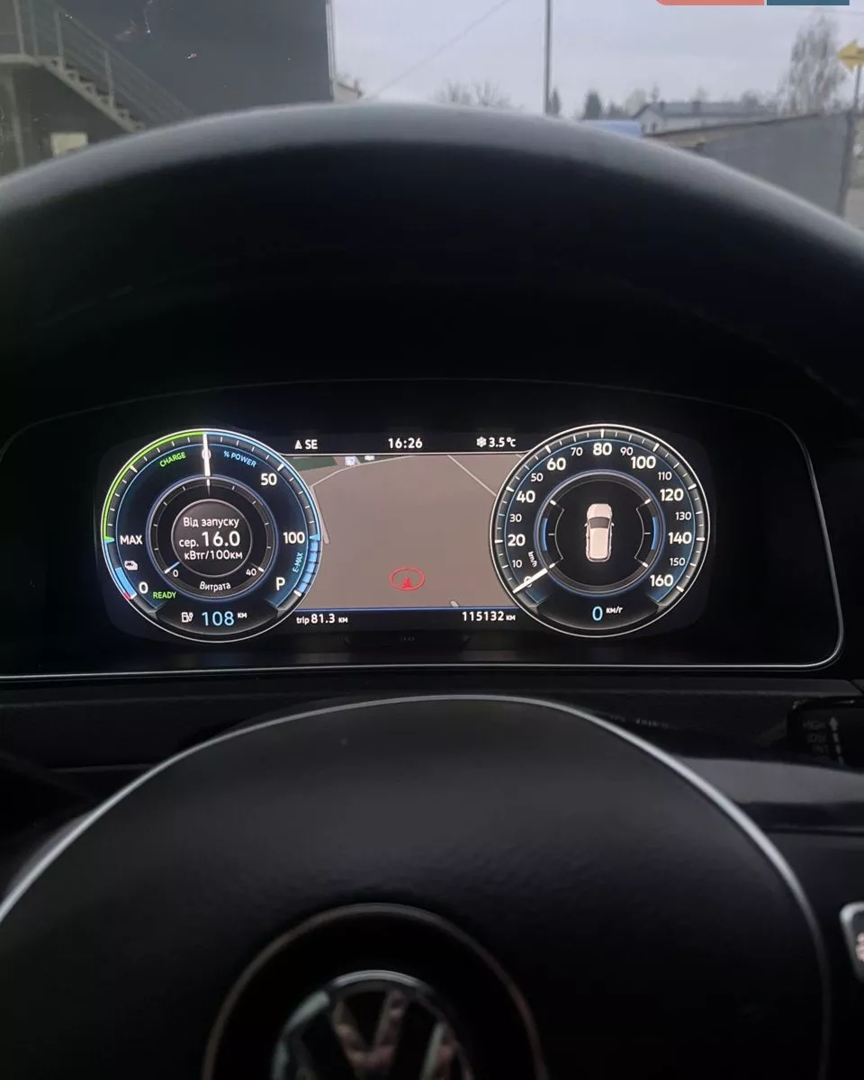 Volkswagen e-Golf  35.8 kWh 2017171