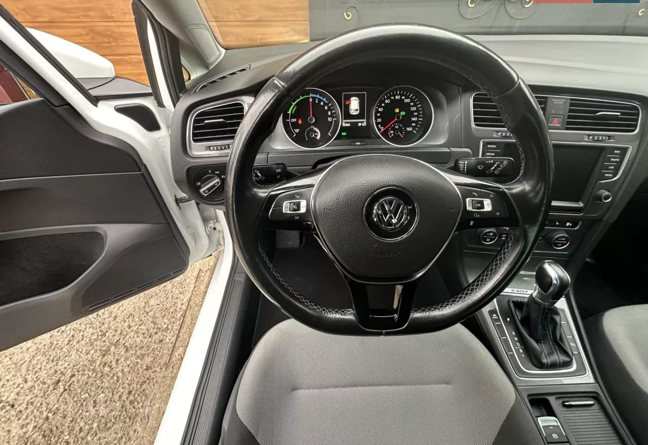 Volkswagen e-Golf  24 kWh 2014111