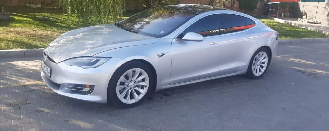 Tesla Model S  90 kWh 201711