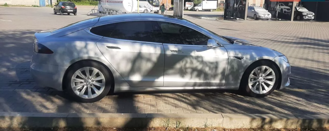 Tesla Model S  90 kWh 201771