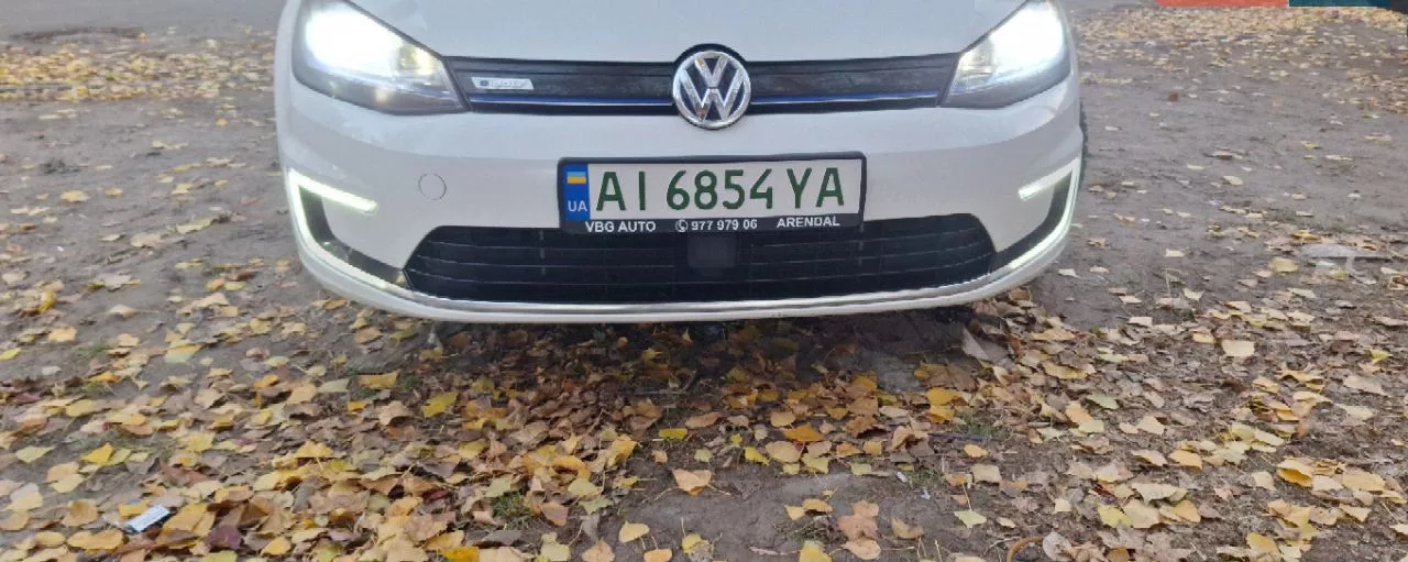 Volkswagen e-Golf  24 kWh 2014101