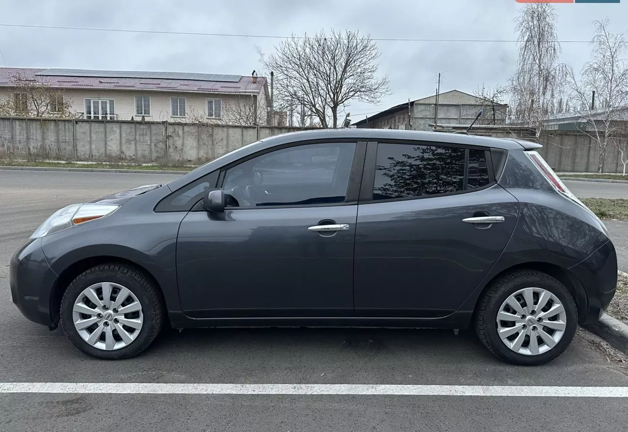 Nissan Leaf  23 kWh 201311