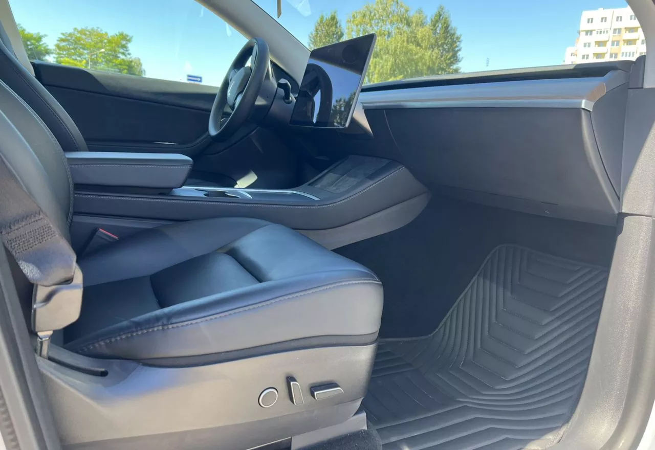 Tesla Model Y  58 kWh 2021101