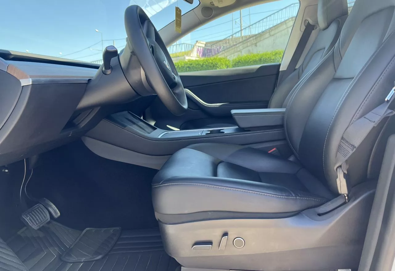 Tesla Model Y  58 kWh 2021111