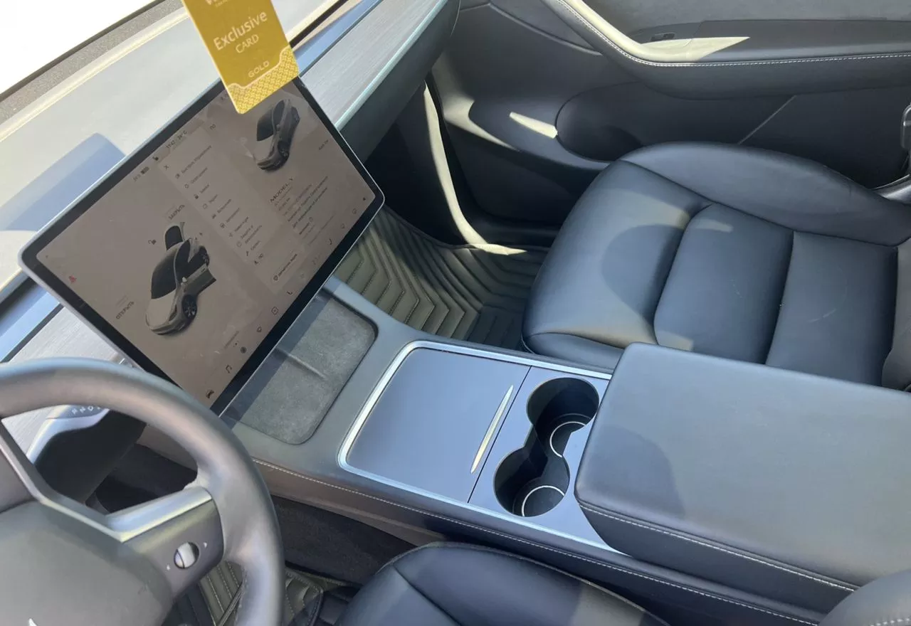 Tesla Model Y  58 kWh 2021121