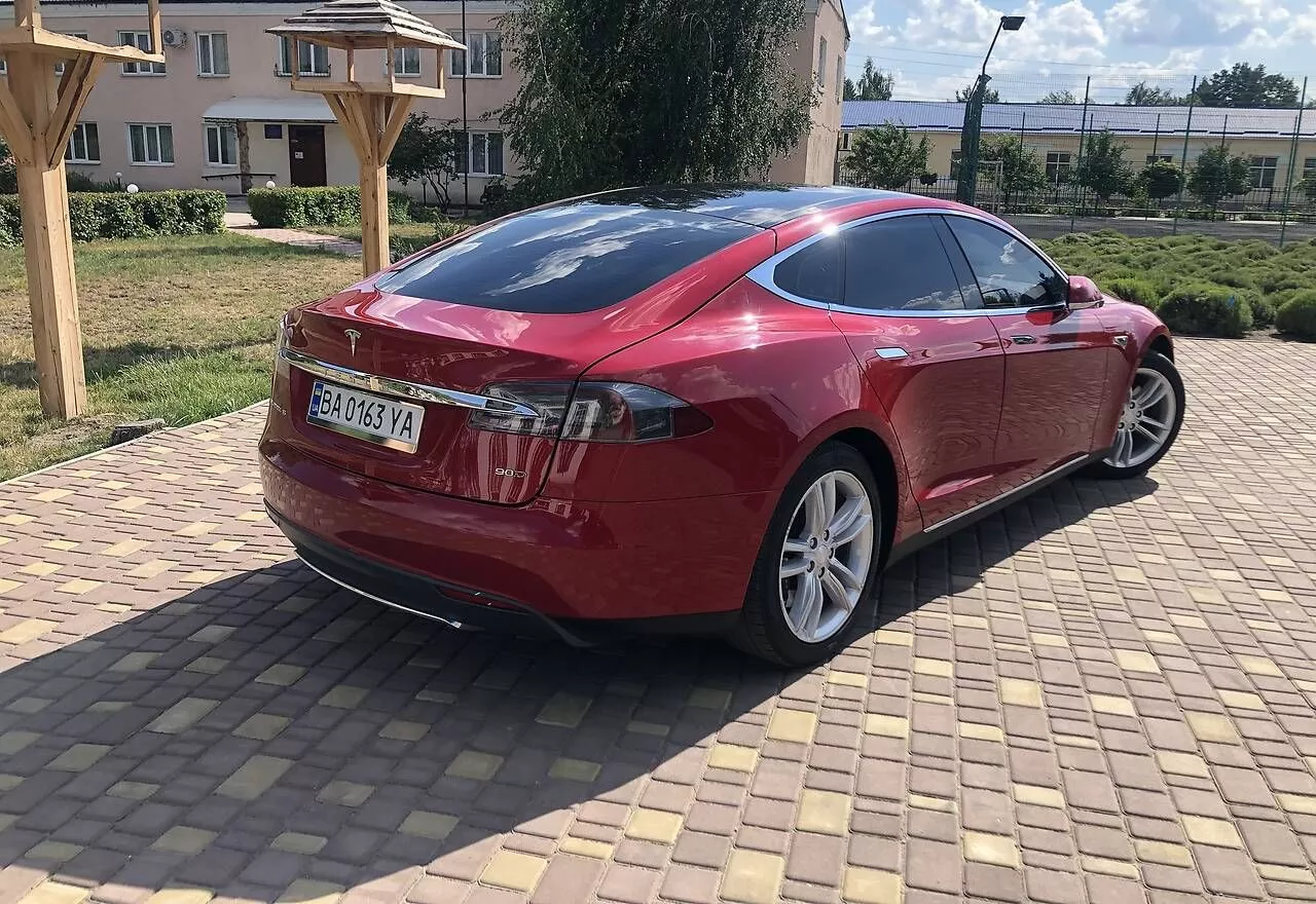 Tesla Model S  90 kWh 201621