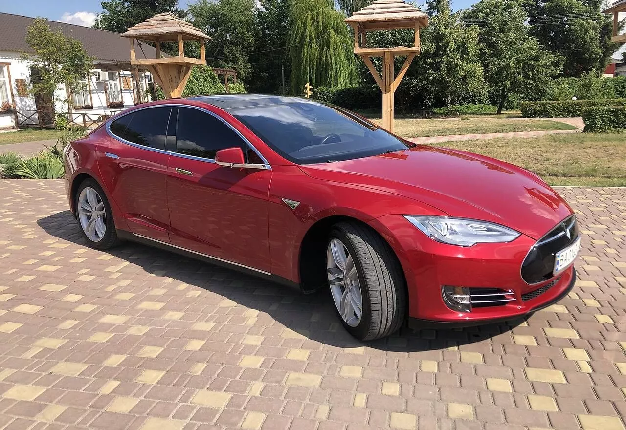 Tesla Model S  90 kWh 201651