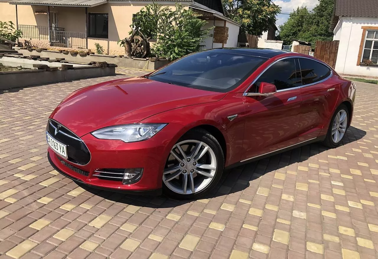 Tesla Model S  90 kWh 201691