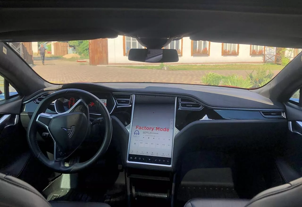 Tesla Model S  90 kWh 2016201