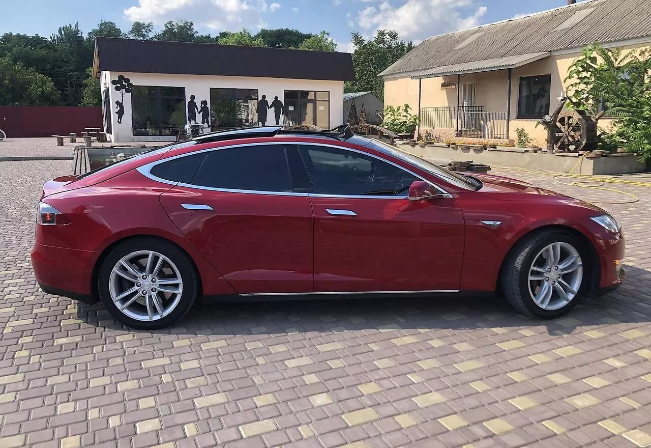 Tesla Model S  90 kWh 2016241