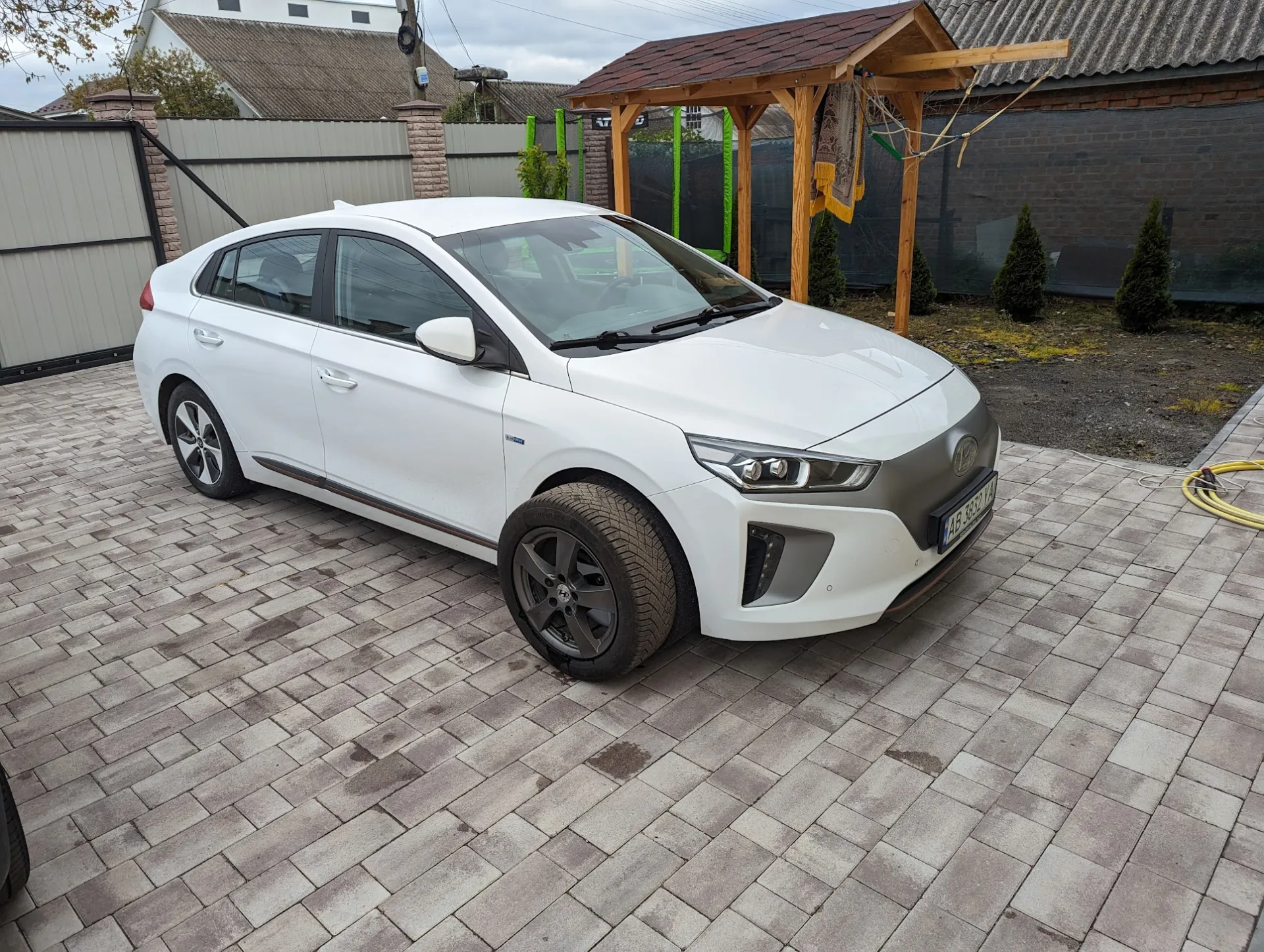 Hyundai Ioniq 