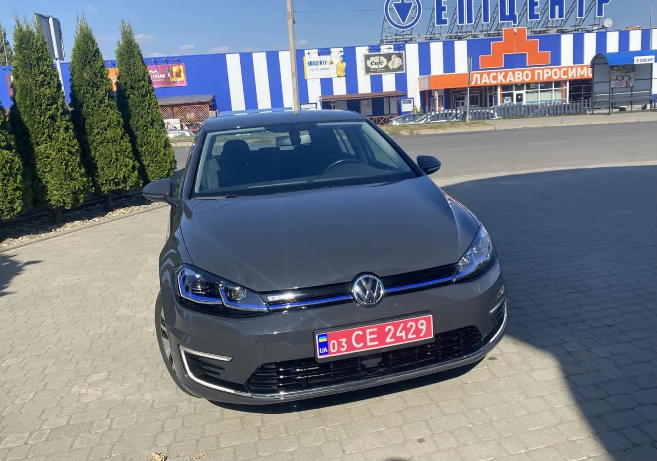 Volkswagen e-Golf 35.8 kWh 2020171