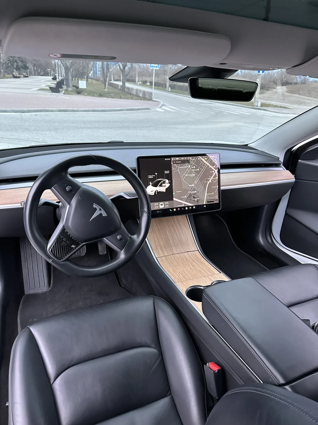 Tesla Model 3 Mid Range 2018101