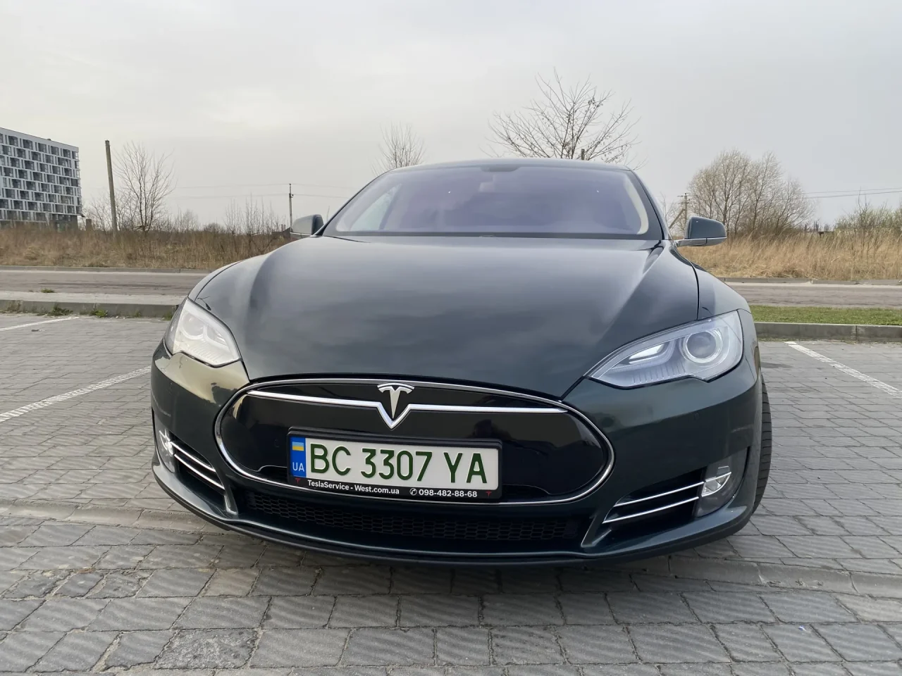 Tesla Model S 85 201411