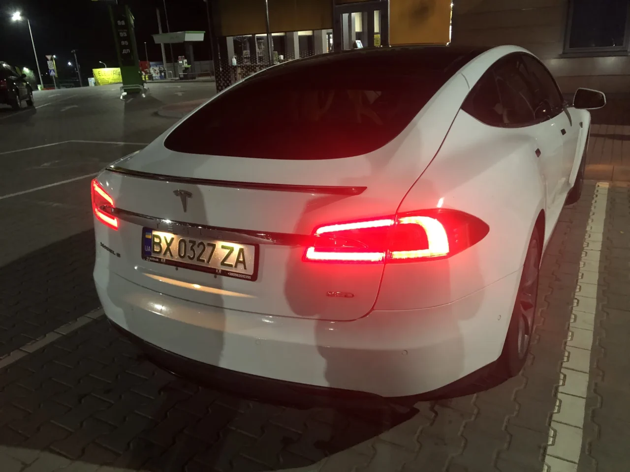 Tesla Model S  85 kWh 201521