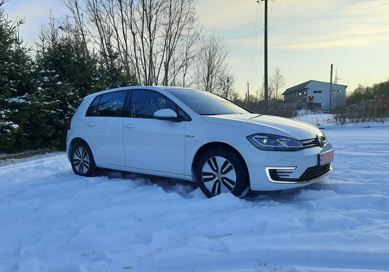 Volkswagen e-Golf  36 kWh 201901