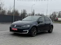 Volkswagen e-Golf  24.2 kWh 2015thumbnail01