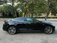 Tesla Model S 85 2013thumbnail31