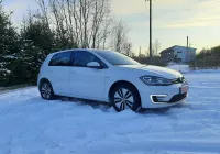 Volkswagen e-Golf  36 kWh 2019thumbnail01