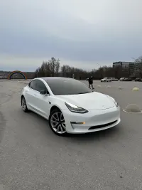 Tesla Model 3 Mid Range 2018thumbnail11