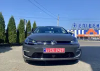 Volkswagen e-Golf 35.8 kWh 2020thumbnail01