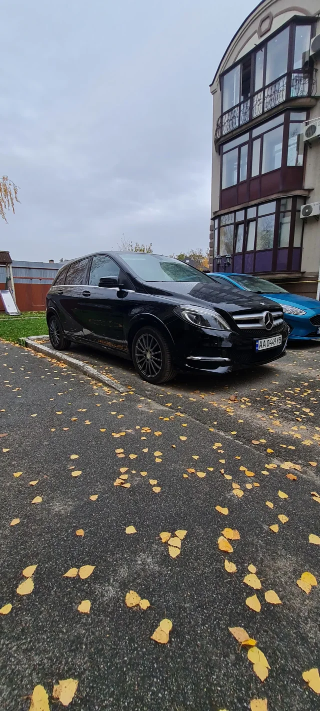 Mercedes-Benz B250e 