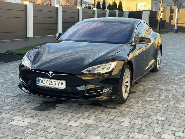 Tesla Model S 75D