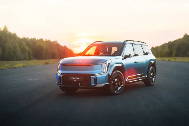 Електричний трирядний позашляховик - Kia EV9: ціни та деталі