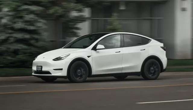 Tesla Model Y I Поколение Long Range