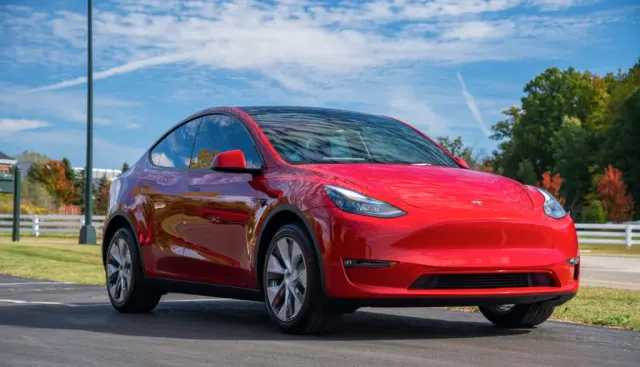 Tesla Model Y I Поколение Standard Range