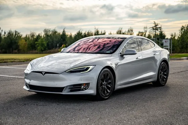 Tesla Model S I Поколение (FL) 70