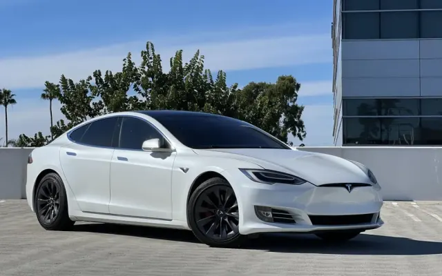 Tesla Model S I Поколение (FL) 75