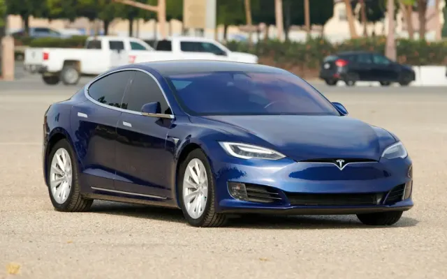 Tesla Model S I Поколение (FL) 75D