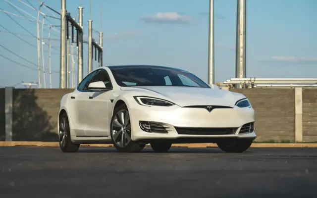 Tesla Model S I Поколение (FL) Long Range Plus