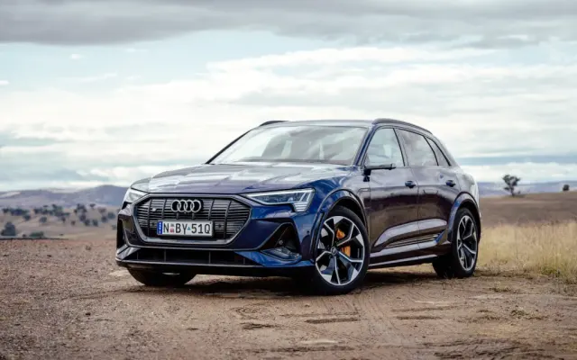 Audi E-tron I Покоління S