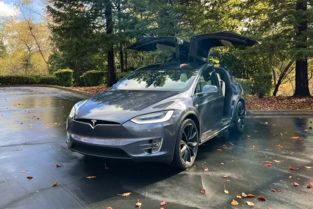 Tesla Model X I Покоління Standard Range